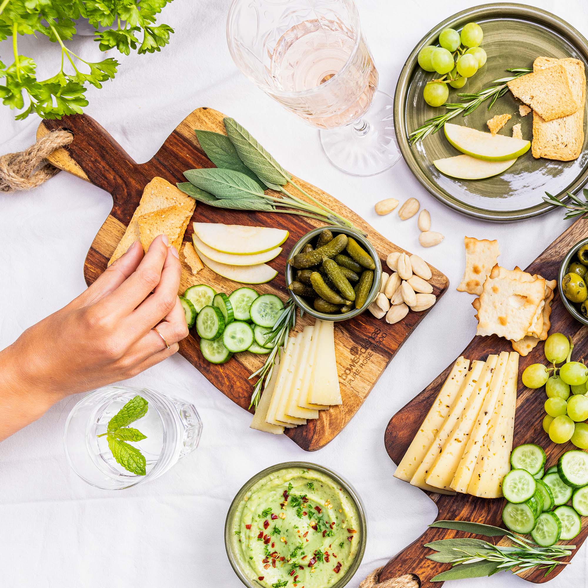 Pure Rose Wood Serveerplank rustiek met handvat 35 cm