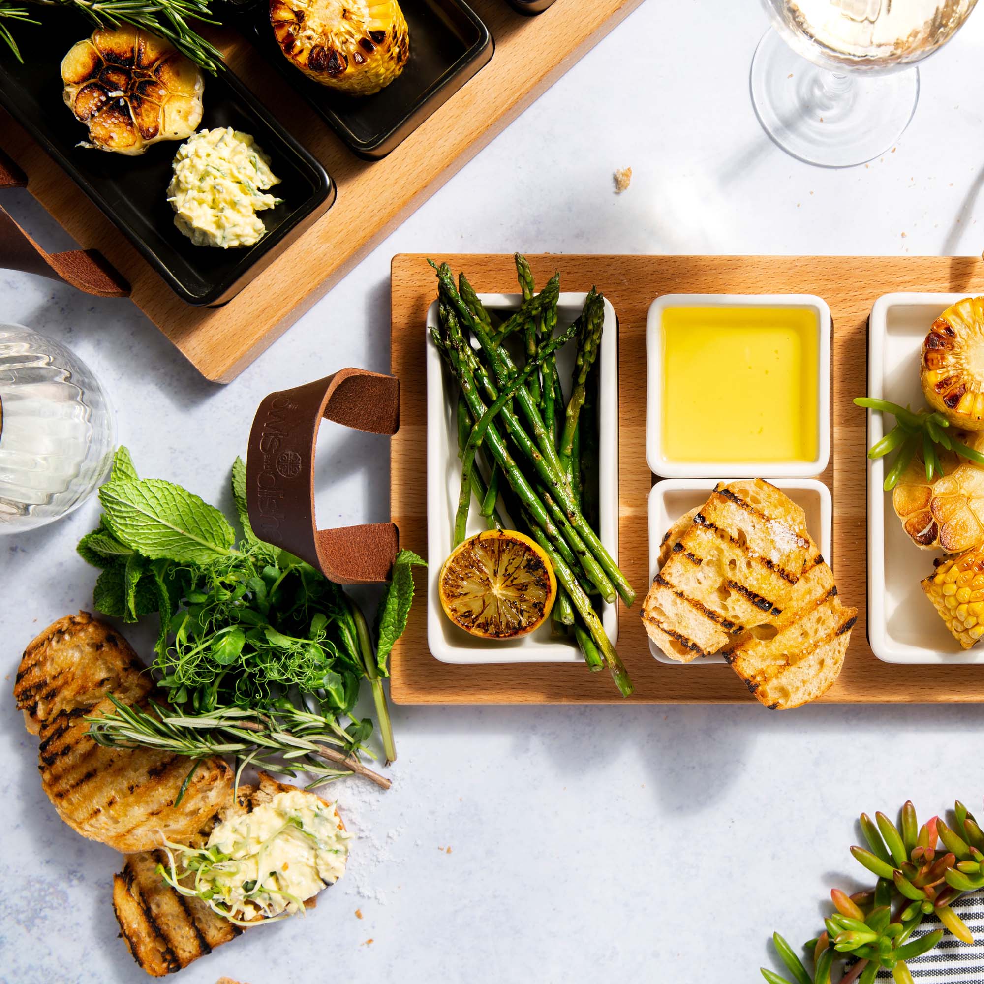 Bowls and Dishes Borreltray 30cm 3-vaks met schaaltjes zwart