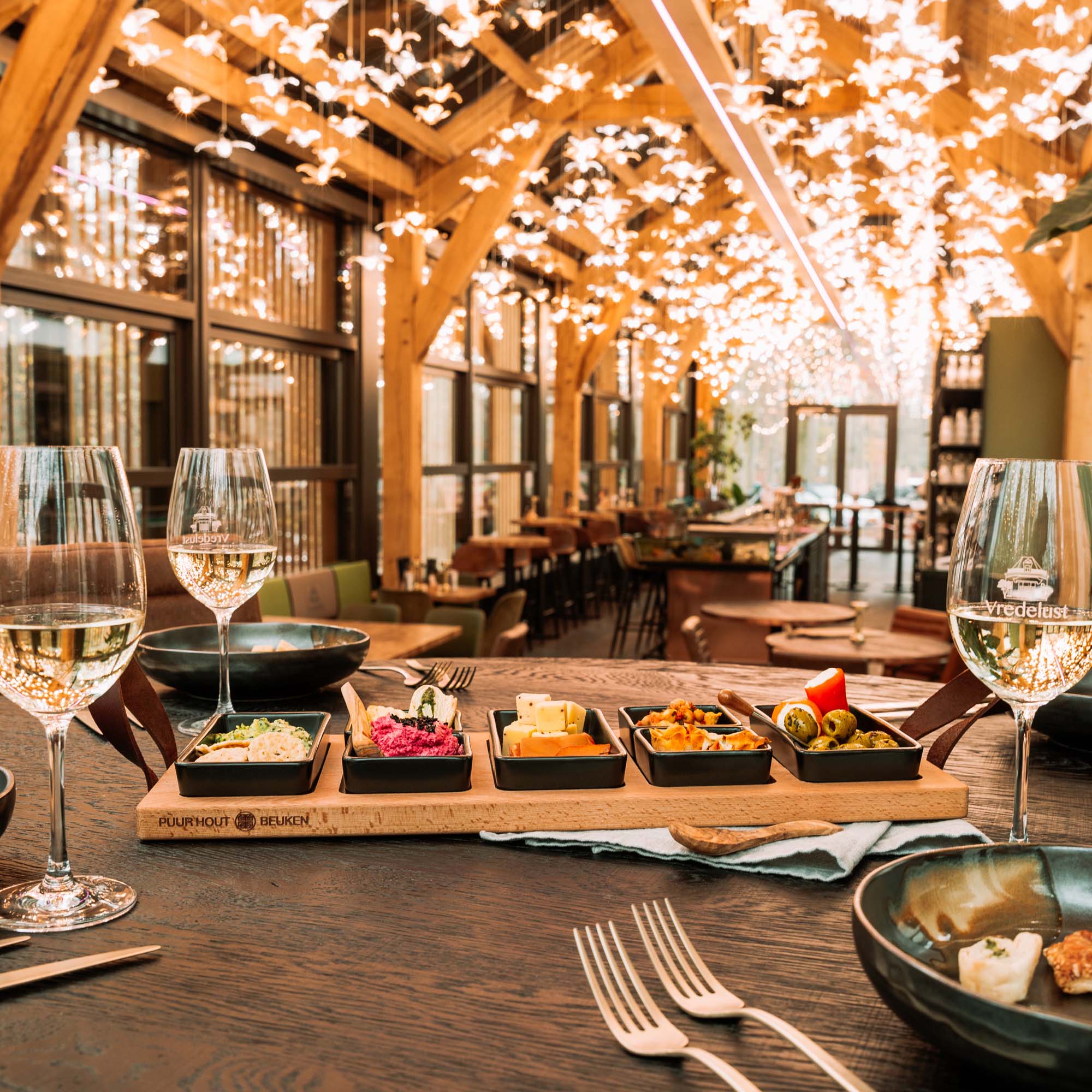 Bowls and Dishes Borreltray 97 cm 10-vaks schaaltjes zwart