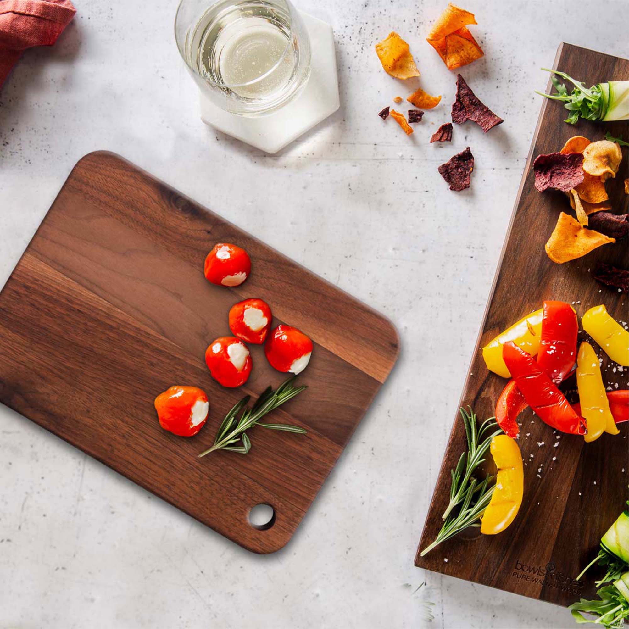 Pure Walnut Wood Borrelplank rechthoek met gat 28 x20 x2 cm